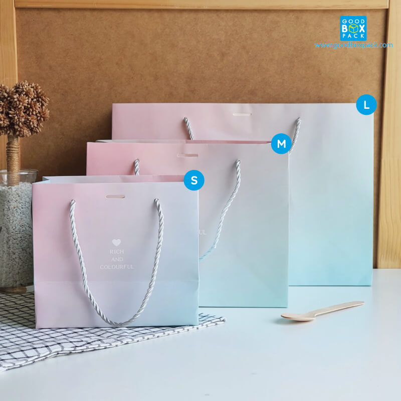 ถุงกระดาษ พรีเมี่ยม ลายรุ้งชมพูฟ้า ไซส์M 25x12.5x20ซม - Image 3
