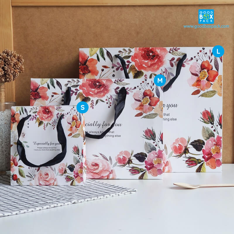 ถุงกระดาษ พรีเมี่ยม ลายred flower ไซส์L 32x12x28ซม - Image 3